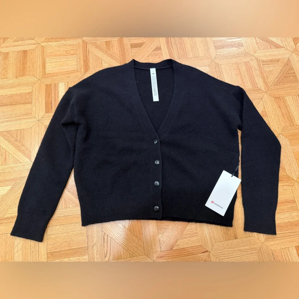 NWT Lululemon Womens Alpaca Wool-Blend Cardigan Sweater in Black in Size Medium